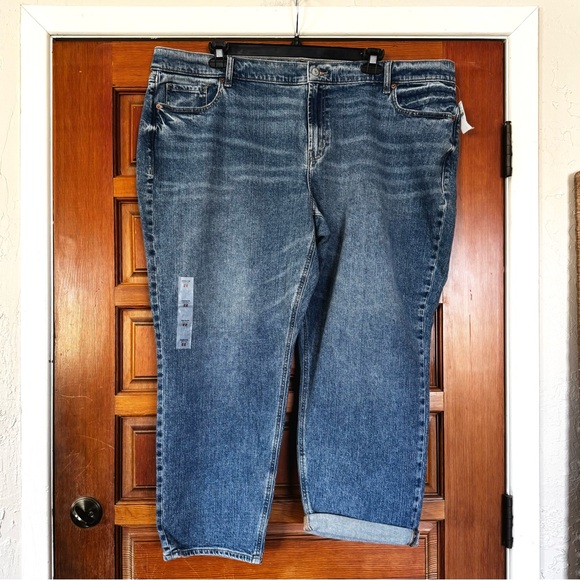 NWT Old Navy medium wash Boyfriend Jeans 22 - Picture 3 of 14